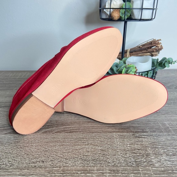Ellos Poppy Red Gold Chainlink Slip On Suede Flat Loafers Size 7.5M New - Picture 8 of 9